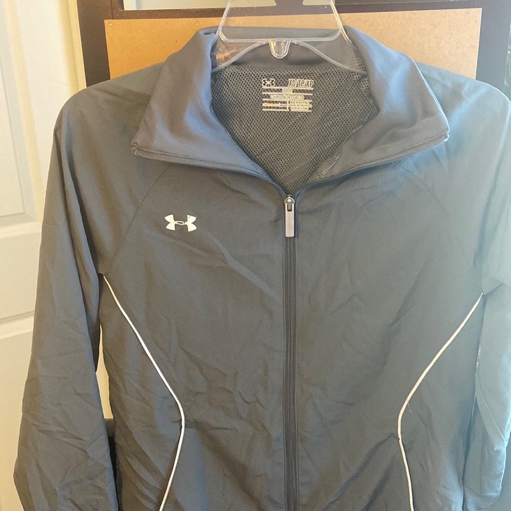 NWOT Womens Underarmour grey jacket XS